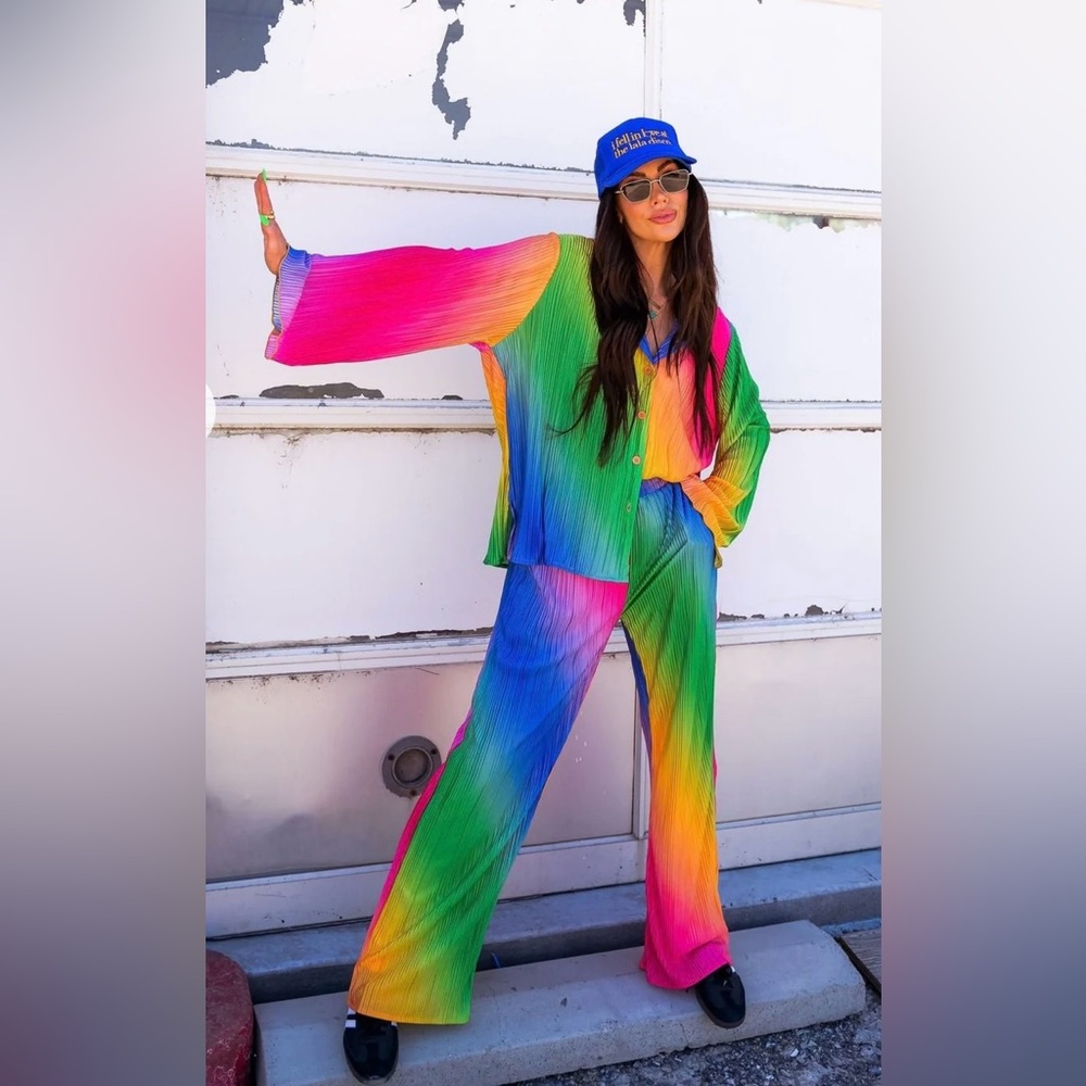 Long Sleeve Plissé Set in Prismatic Rainbow